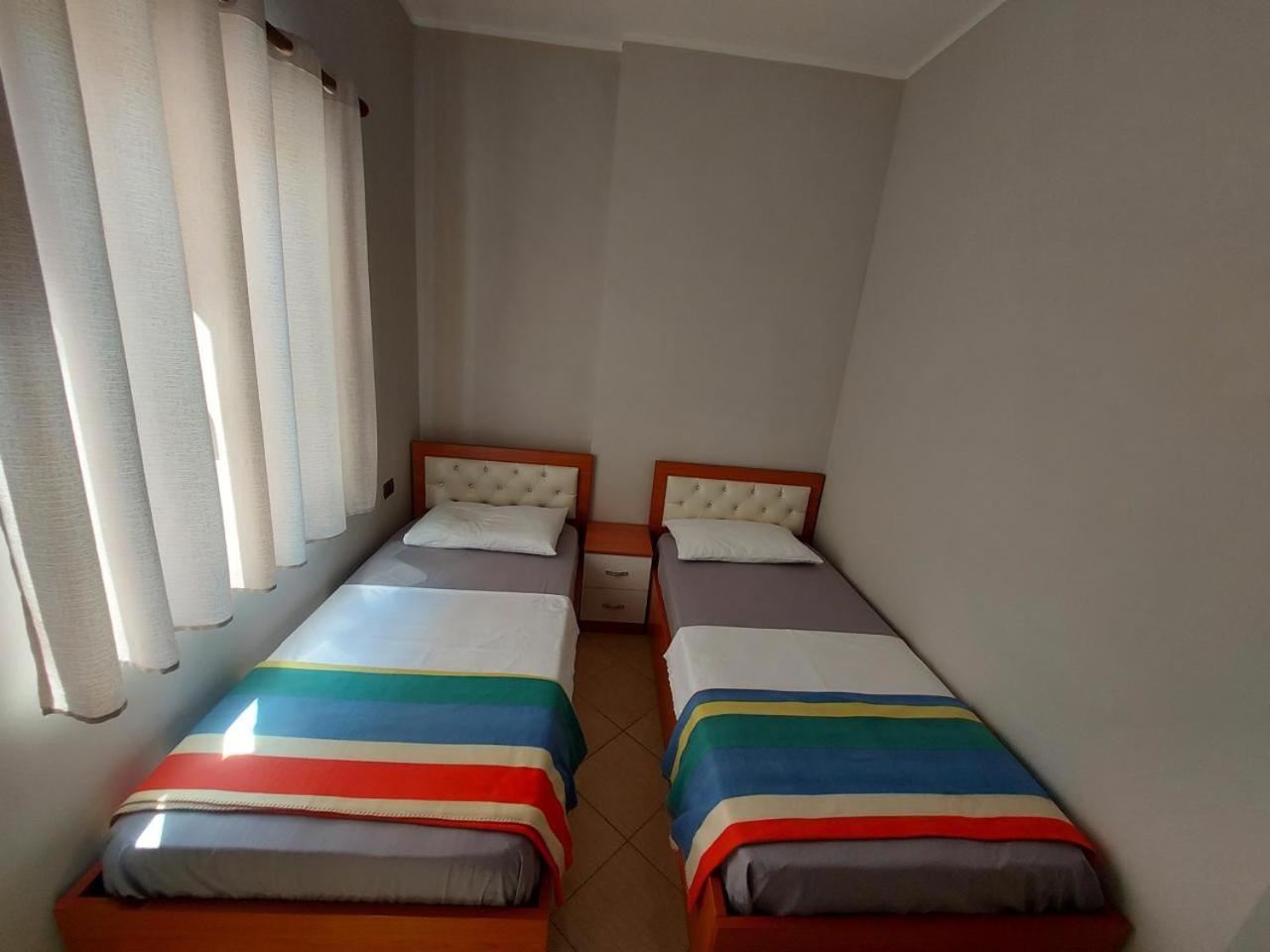 Eden Hotel Shëngjin Esterno foto