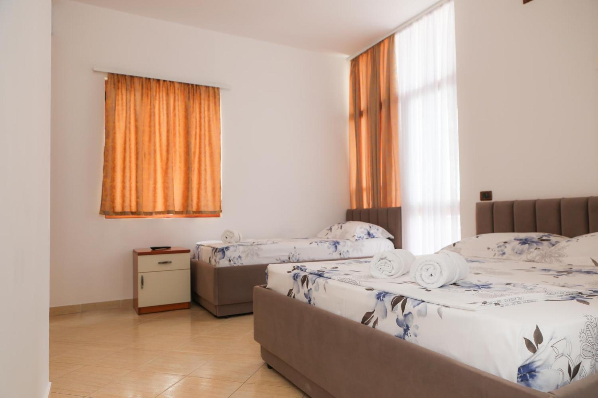 Eden Hotel Shëngjin Esterno foto