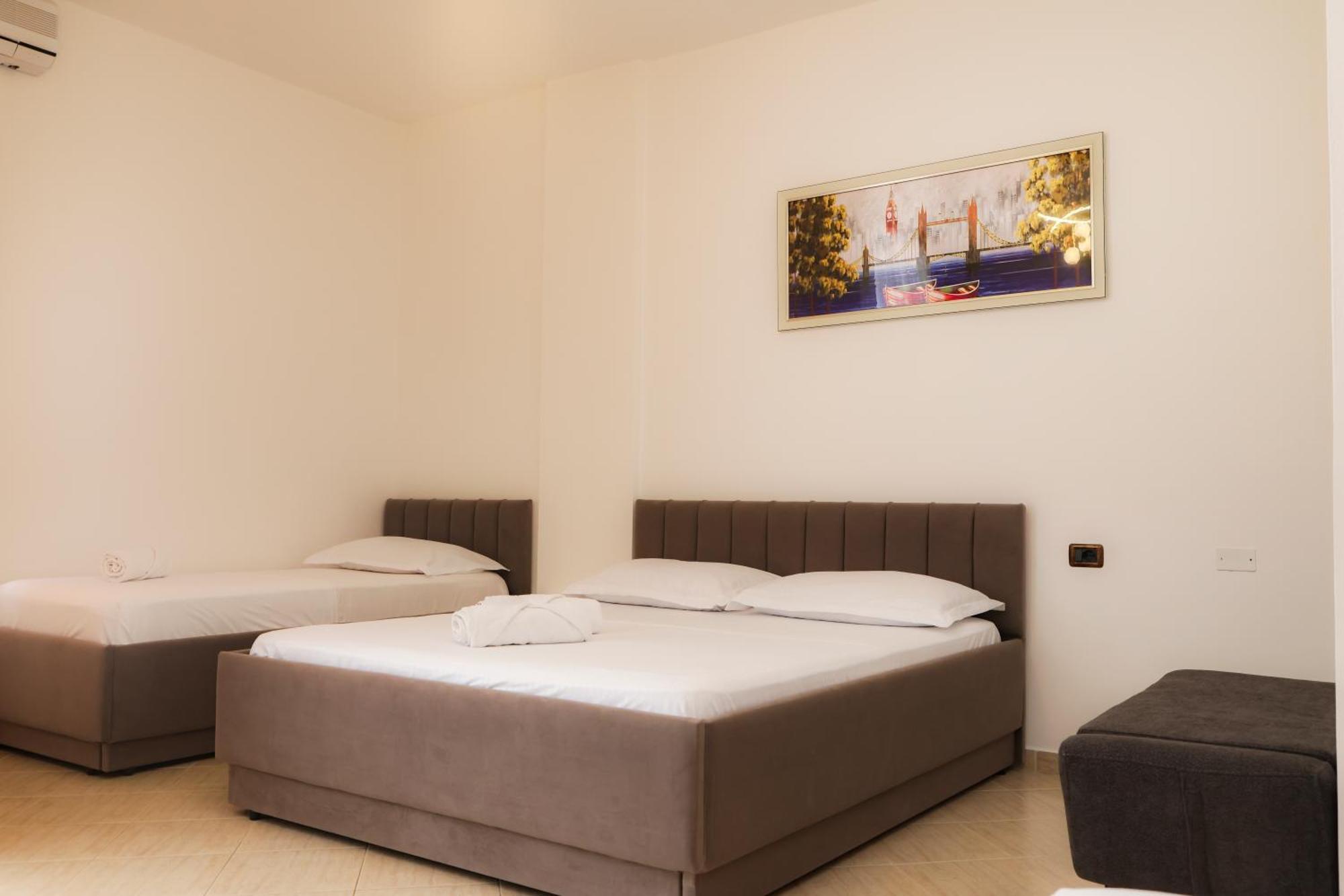 Eden Hotel Shëngjin Esterno foto